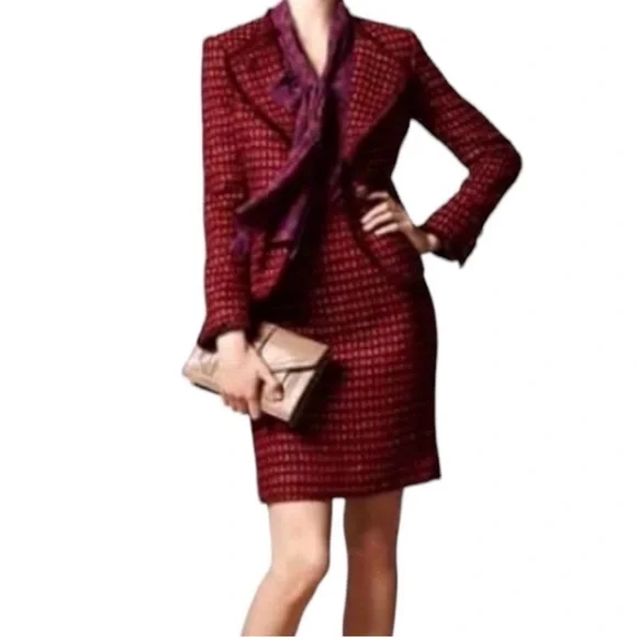 Tory Burch Victory Burgundy Metallic Tweed
skirt EUC - Picture 2 of 7